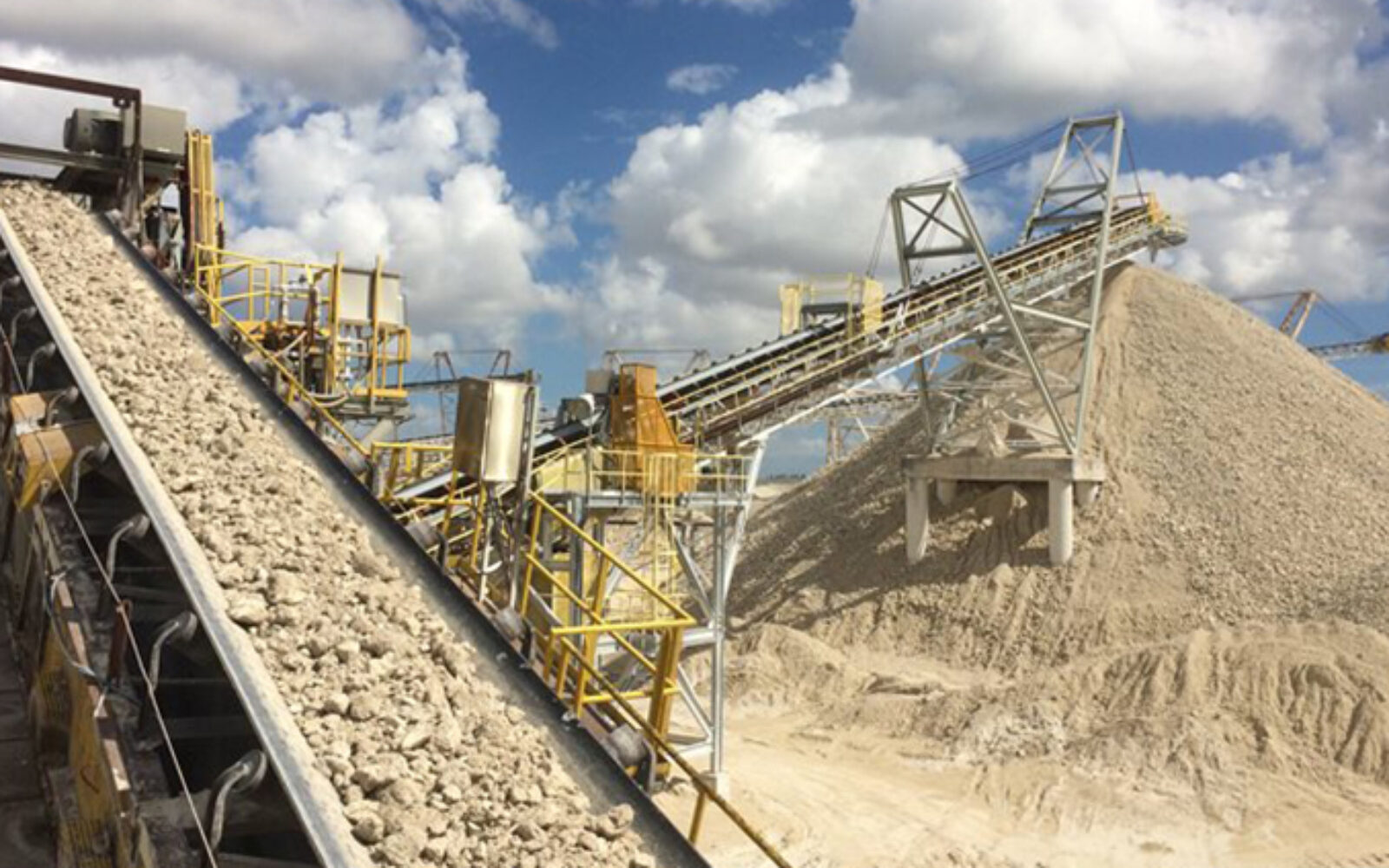 Maximizing Efficiency with Continental’s ContiFlex Conveyor Belts